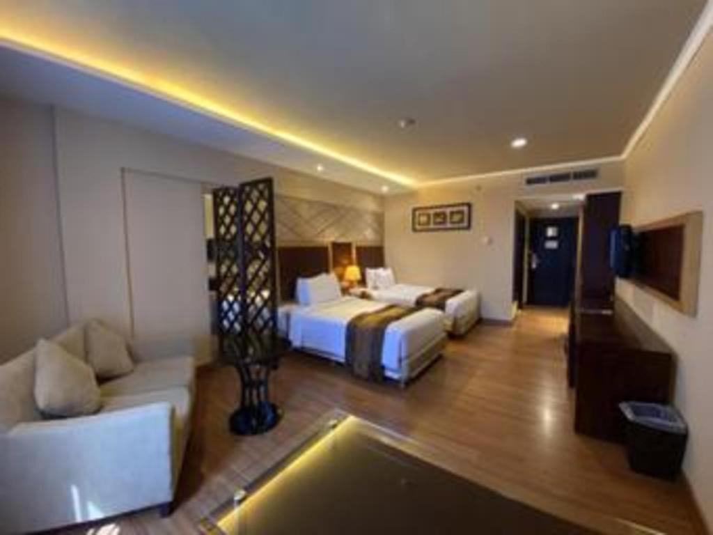 Regent'S Park Hotel Malang Exterior photo